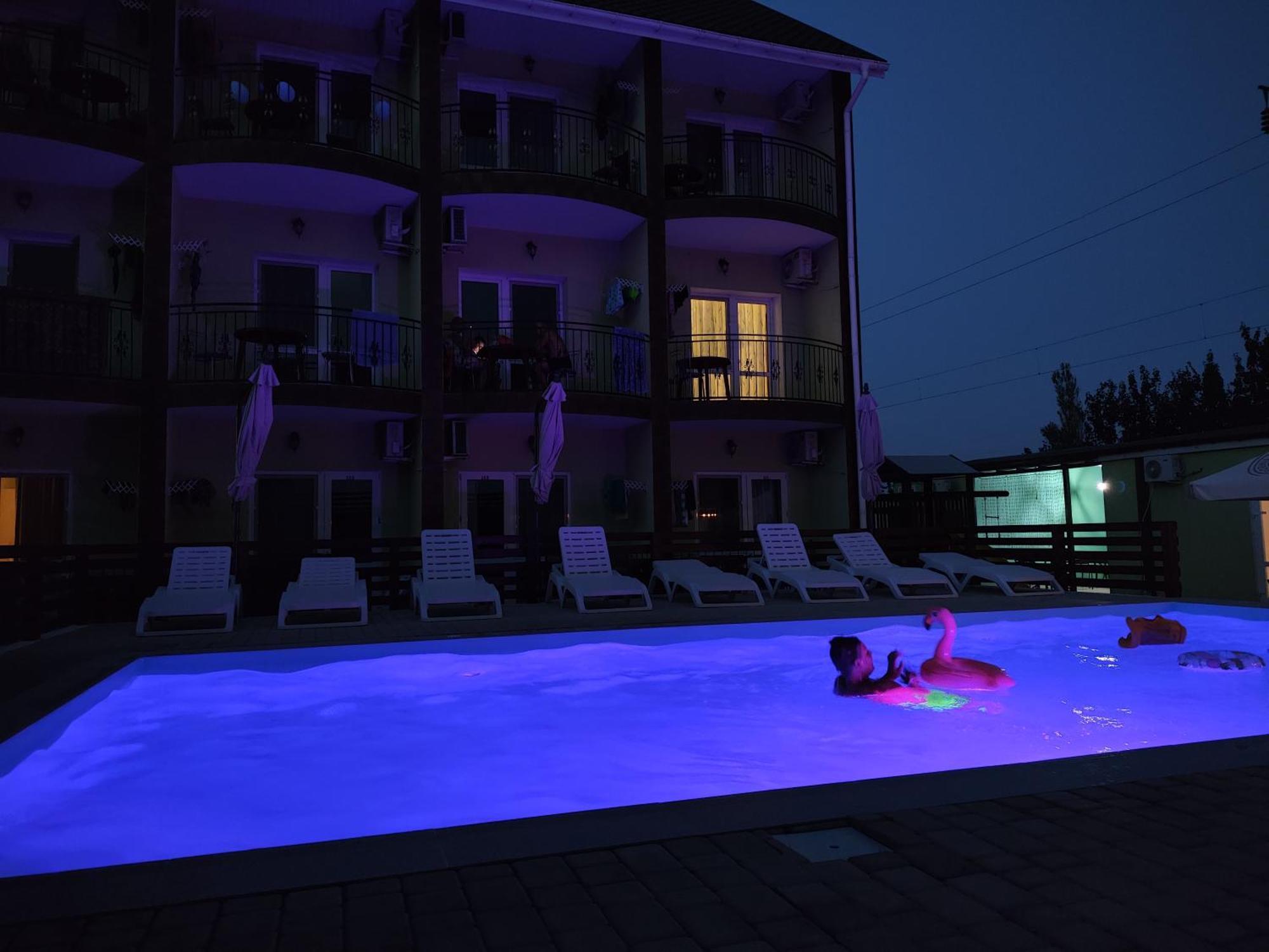 Lyubavushka Hotel Zatoka Luaran gambar